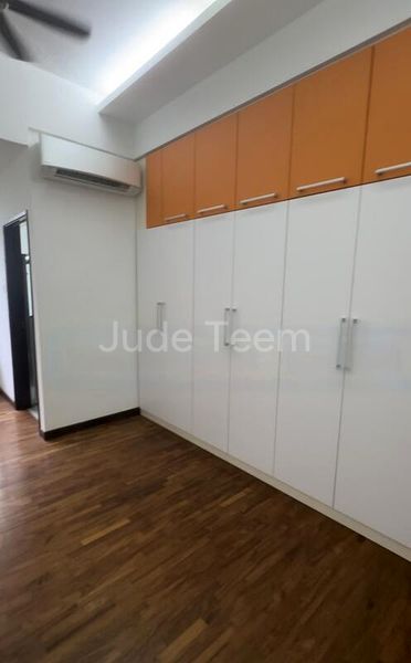 2 Bed Condo for Sale in  Warner Court - Image 9